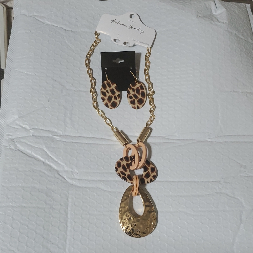 Fashion Jewelry Gold and Brown Statement Necklace Set